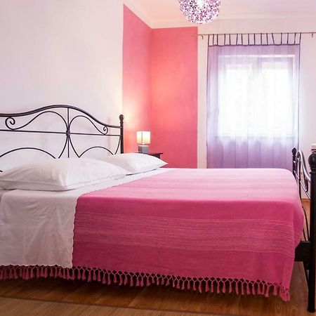 Apartment Beba Ровин Екстериор снимка