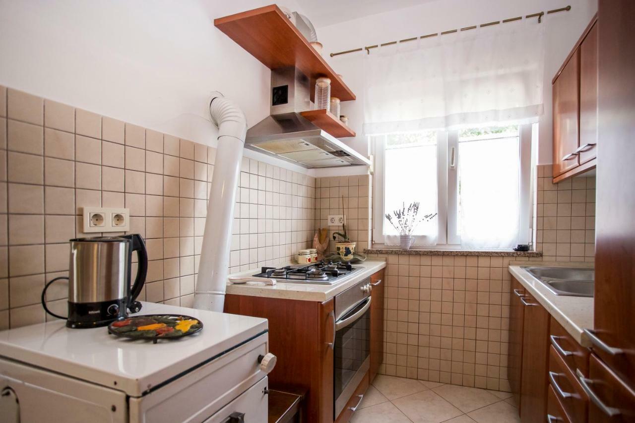 Apartment Beba Ровин Екстериор снимка