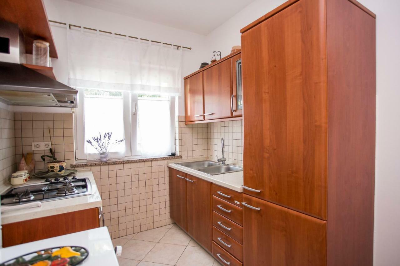 Apartment Beba Ровин Екстериор снимка